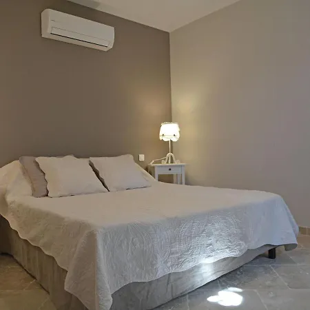 Superb Holiday Flat With Private Pool Carpentras Exterior photo